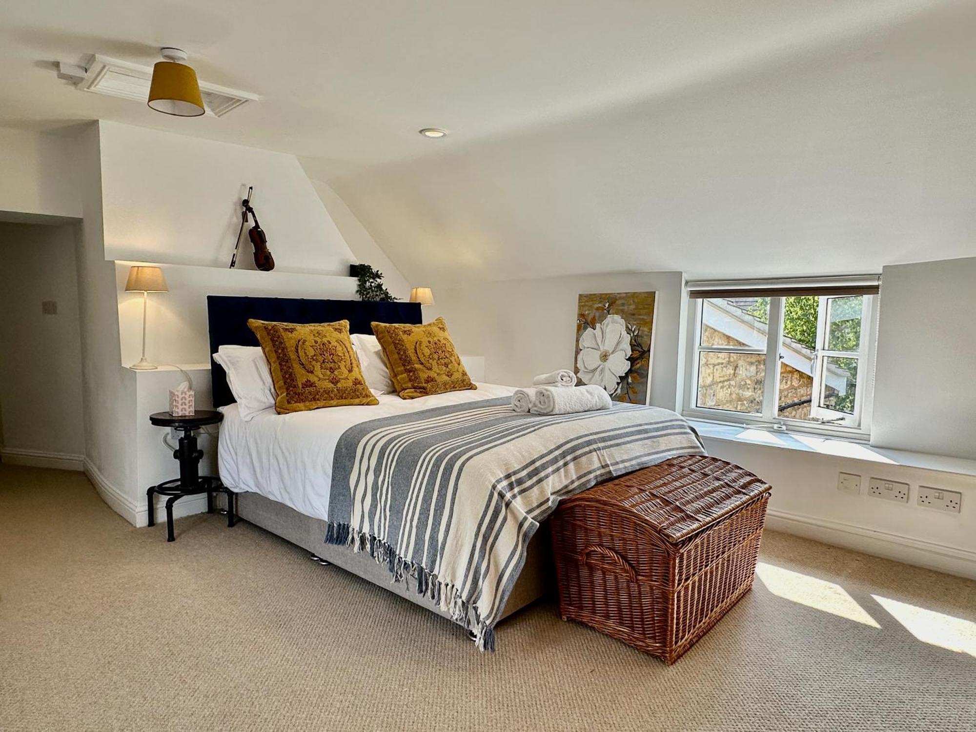 Wothorpe House, 4 Bed, Centre By Belmont Places *