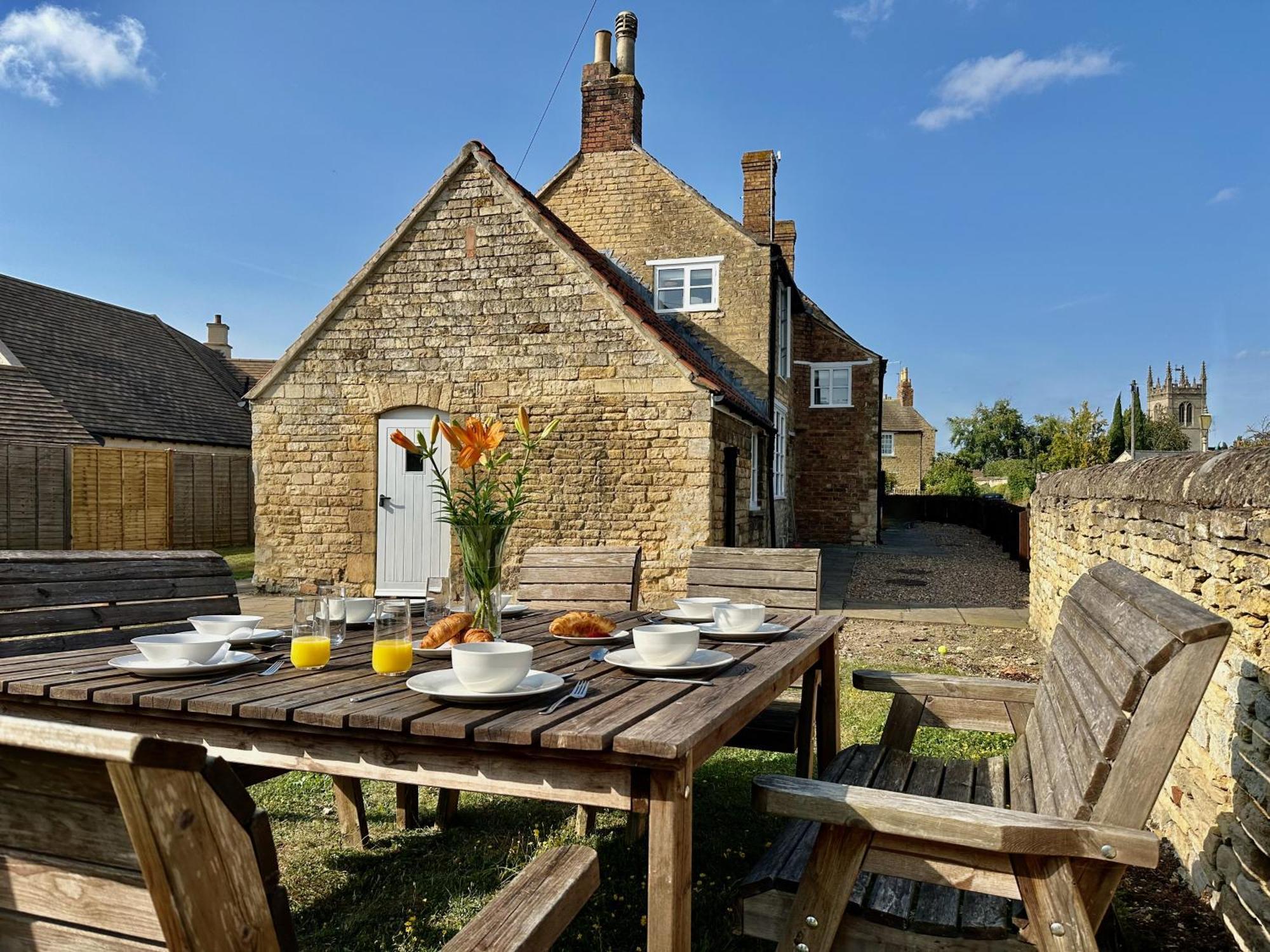 Wothorpe House, 4 Bed, Centre By Belmont Places *